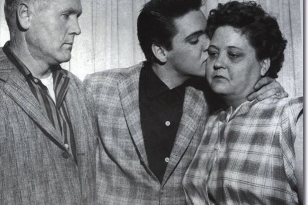 Elvis Presley's Mother Dies