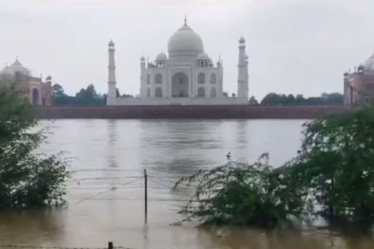 After 45 years, Yamuna flood waters reach Taj Mahal walls